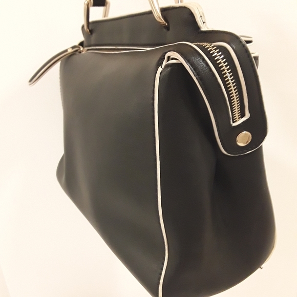 EXPRESSIONS NYC Bag Black Structured - Picture 2 of 8